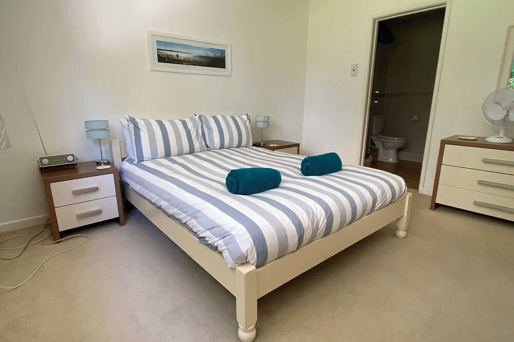 Ganze Wohnung, Ihre Wohnung ist nur 100 m von den preisgekrönten Stränden auf der Halbinsel Sandbanks entfernt. in Sandbanks, Poole