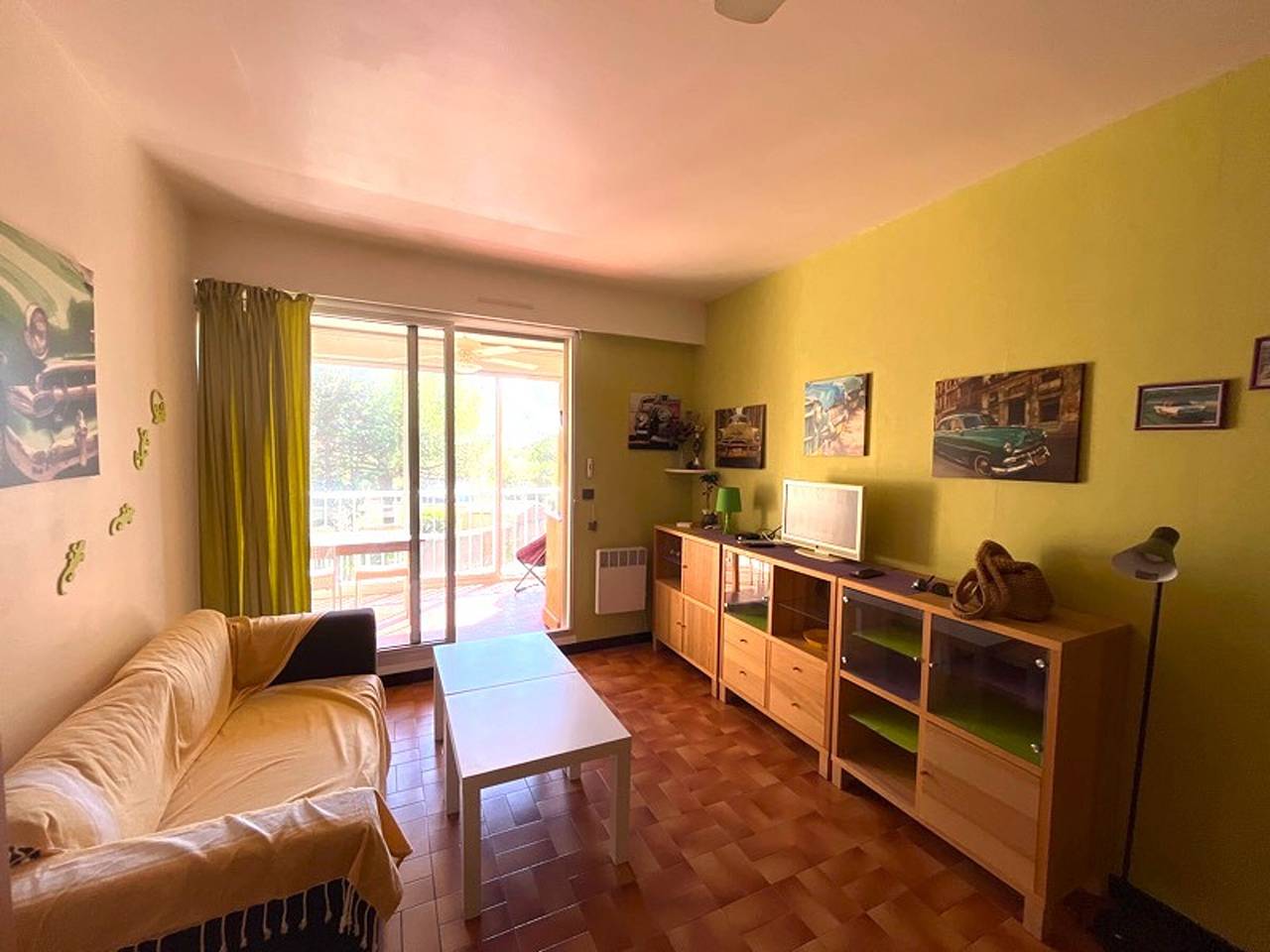 Entire apartment, Charming Studio Cabine with Terrace, 300m from Beach, Parking Included, Sète in Sete, Mediterranean Coast (France)