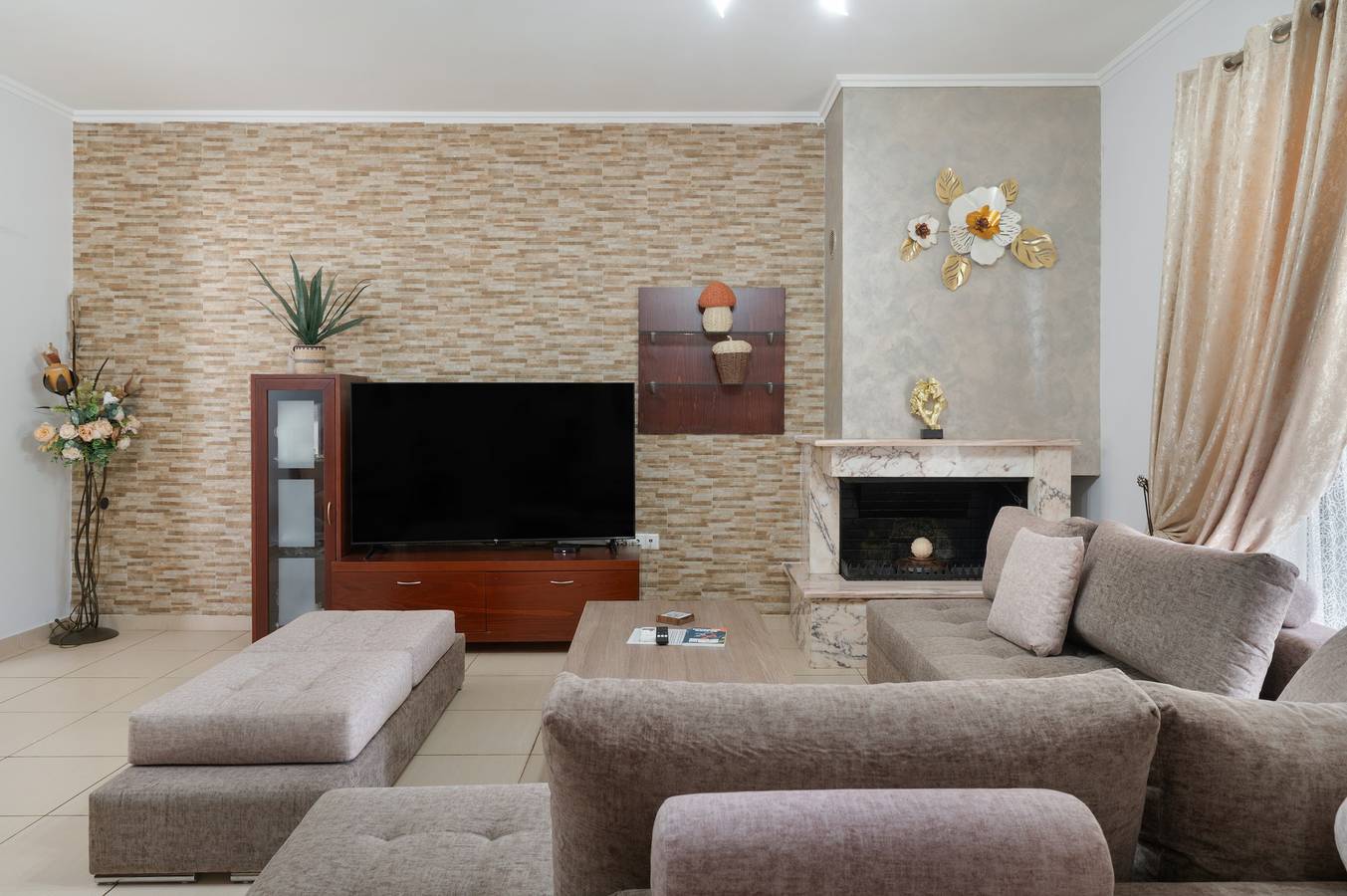 Country House 'Happy Holidays Messinia' with Sea View, Wi-Fi and Air Conditioning in Kalamata, Messenia