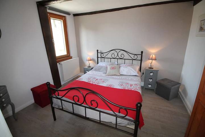 Gîte pour 8 personnes, avec jardin, animaux acceptés dans La Montagne des Singes - 4