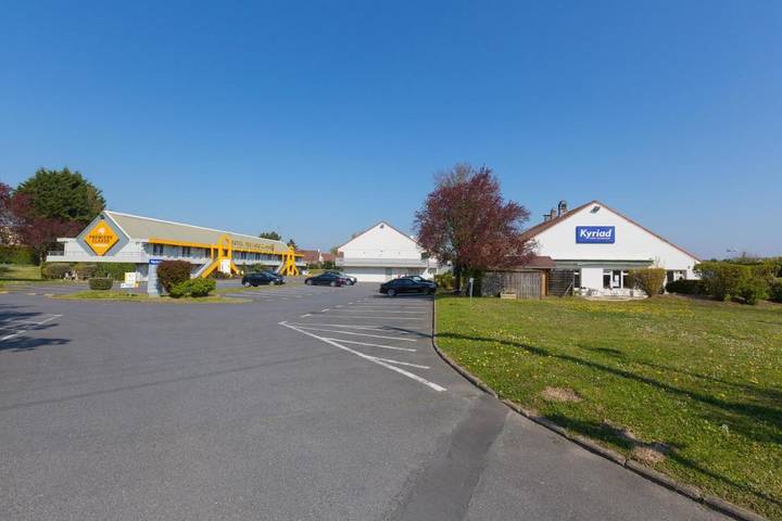 Hôtel pour 3 personnes, avec terrasse et jardin à Chaumontel - 4