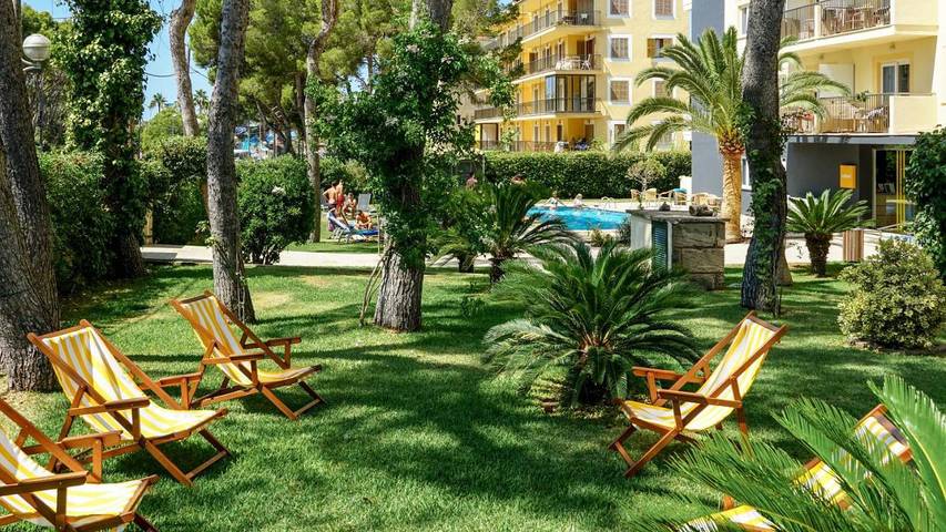 Ferienwohnung für 4 Personen, mit Balkon und Terrasse sowie Garten und Pool in Can Pastilla