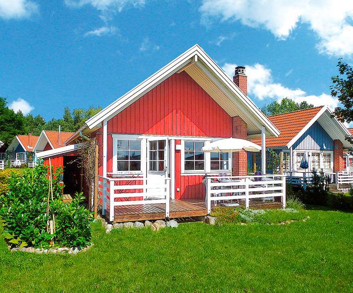 Ferienhaus für 4 Personen, mit Terrasse und Garten in Userin