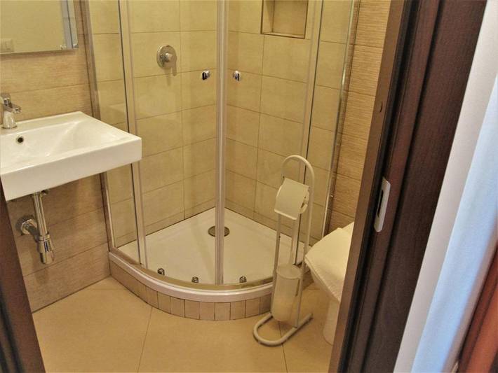 Chambre d’hôte pour 4 personnes, avec jardin et vue, adapté aux familles à Gela - 2