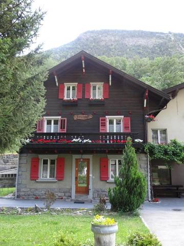 Maison d’hôte pour 2 personnes, avec terrasse et vue dans Valais
