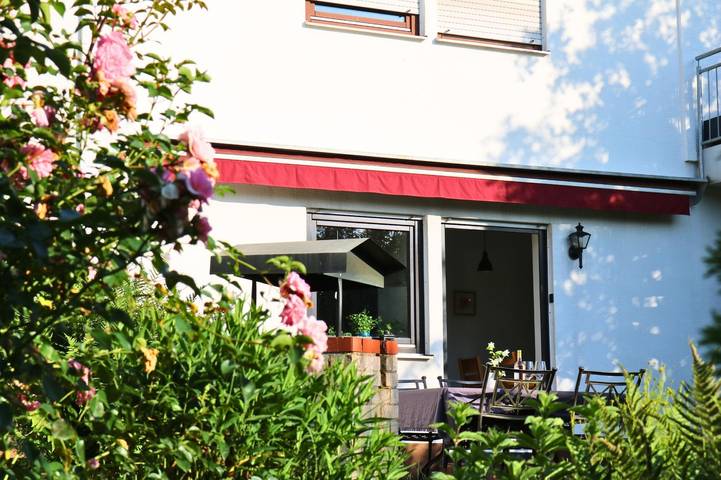 Ganze Ferienwohnung, Ruhige Ferienwohnung mit Terrasse und Garten in Sankt Wendel, Saar-Nahe-Bergland