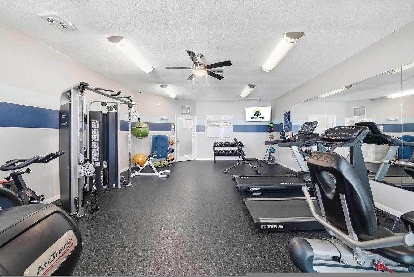 Apartamento entero, Modern 2Br/2Ba w/ King Bed, Pool + Gym #10 in Town 'n' Country, Tampa Bay