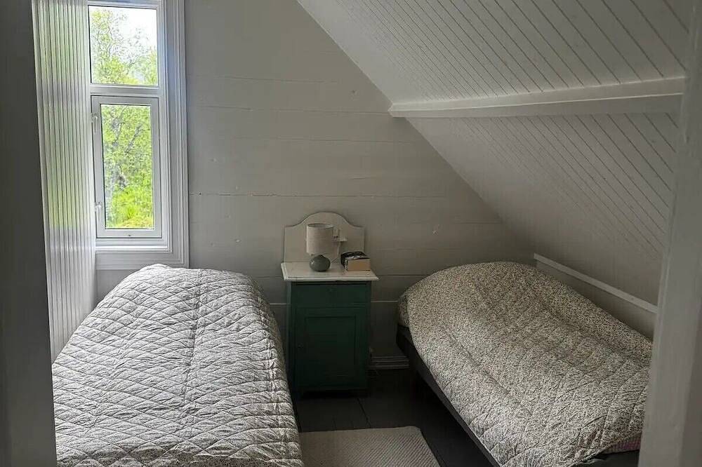Charming cottage with seaview in Senja in Senja, Torsken