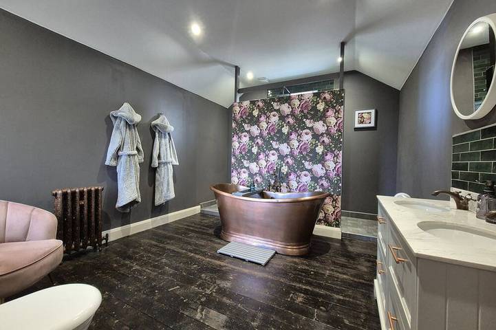 Cottage-Superking-Eigenes Badezimmer-Blick auf die Landschaft in Grafschaft Antrim