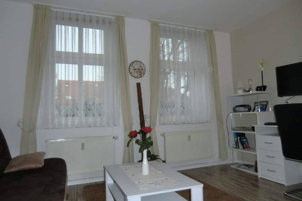Ganze Wohnung, Ferienwohnung Rosenflair am Elbradweg nahe Magdeburg in Schönebeck (Elbe), Elbe-Börde-Heide