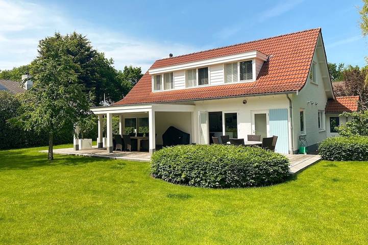 Ferienhaus für 6 Personen, mit Garten und Whirlpool