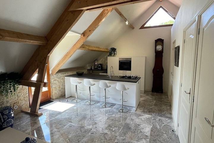 Appartement de vacances pour 4 personnes, avec terrasse ainsi que jardin et piscine