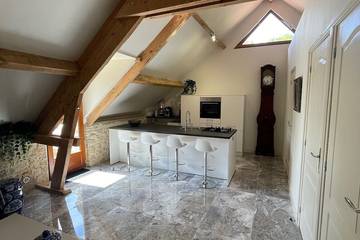 Gîte pour 4 personnes, avec piscine ainsi que terrasse et jardin à Dégagnac