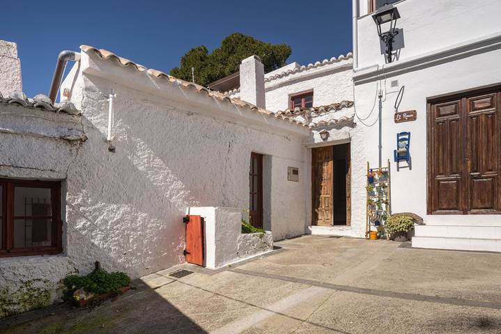 Casa rural para 13 personas, con Balcón/Terraza además de Jardín y Piscina en Carchuna