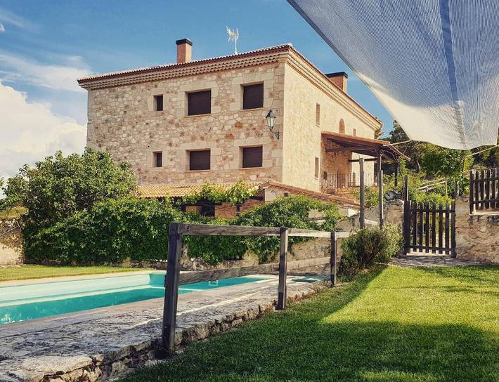 Casa rural para 4 personas, con Terraza y Jardín además de Piscina y Vistas en Provincia de Guadalajara