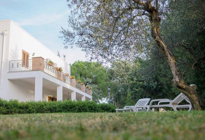 Ferienhaus für 5 Personen, mit Balkon und Terrasse sowie Garten und Ausblick in Pisticci