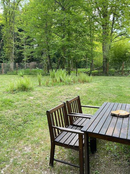 Location de vacances pour 6 personnes, avec terrasse ainsi que jardin et vue, adapté aux familles à Moutiers-en-Puisaye - 4