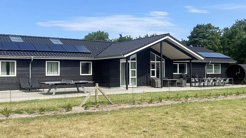 Ferienhaus für 17 Personen, mit Sauna und Terrasse sowie Whirlpool und Pool auf Rømø