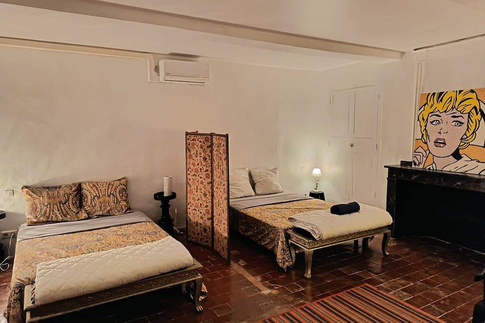 The 2 little rabbits in Luc-sur-Orbieu, Region de Narbonne