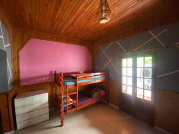 Gîte pour 10 personnes, avec jardin ainsi que terrasse et vue dans Observatoire astronomique des Makes