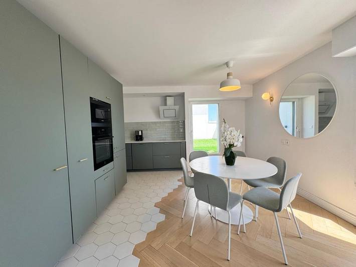 Location de vacances pour 6 personnes, avec Balcon et Terrasse à Saint-Jacques-de-la-Lande
