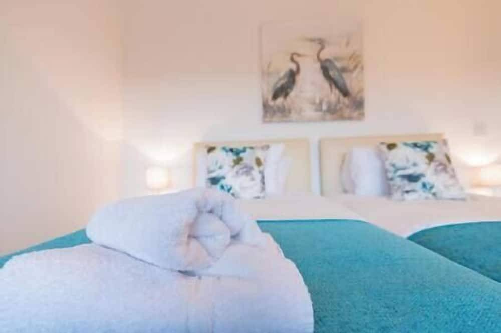 Entire apartment, Comfortable Swindon 2 bedroom Apartment, Free Parking in Swindon, North Wessex Downs