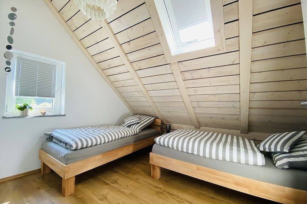 Ganze Wohnung, Moderne 5-Sterne Ferienwohnung im Loftcharakter \"Schneeberg\" in Wunsiedel, Oberfranken