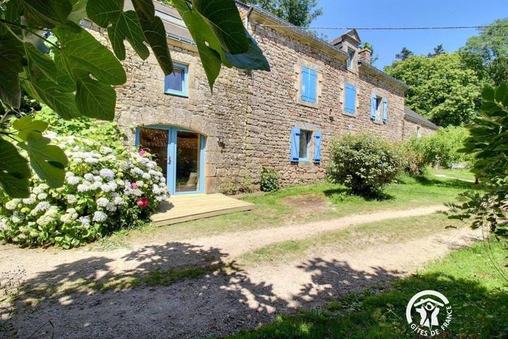 Location de vacances pour 5 personnes, avec jardin et vue à Plumergat - 2