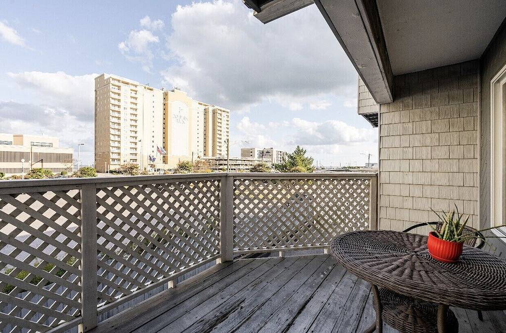 Captain’s Suite Beach Condo Near Rudee Inlet in Virginia Beach