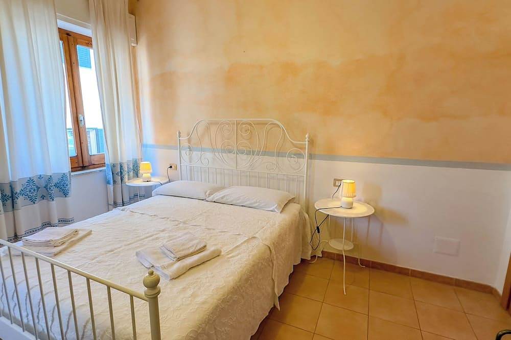 Apartamento entero, Su Recreu 'E Mare 103- Habitación matrimonial in Bosa Marina, Planargia