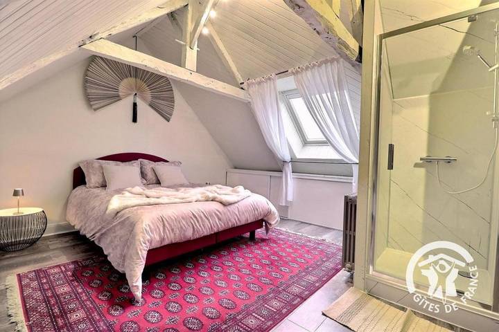 Chambre d’hôte pour 5 personnes, avec terrasse et piscine ainsi que jardin et vue à Saint-Jouan-des-Guérets - 3
