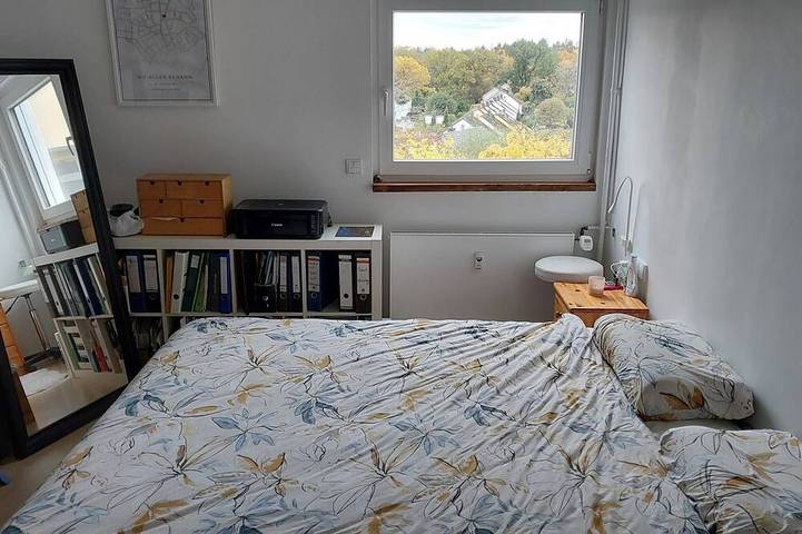 Entire apartment, Nice 4 room apartment, 5th floor - great view, balcony, near Frankfurt, 5 pers. in Dreieich, Landkreis Offenbach