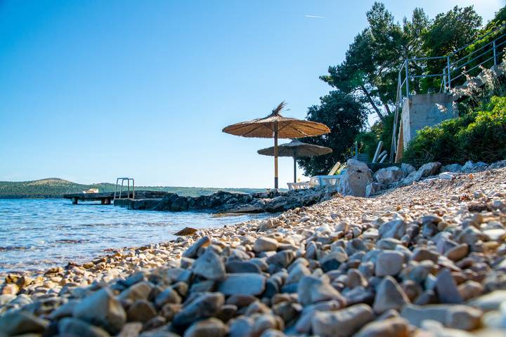 Ganze Wohnung, Ferienwohnung für 4 Personen mit Terrasse in Novigradsko More, Zadar
