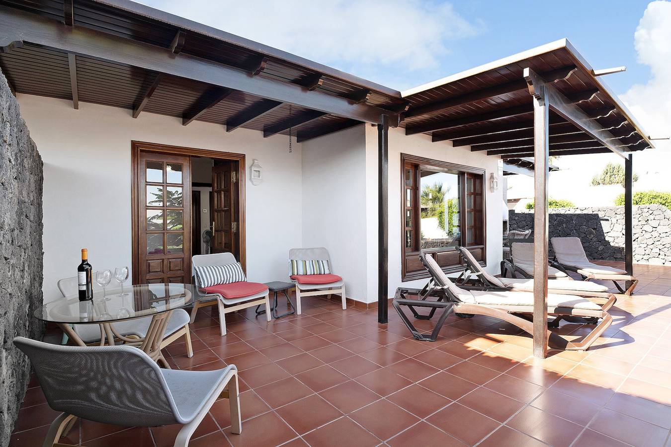 Vacation Home 'Villa Las Palmeras' close to the Beach with Garden & Wi-Fi in Playa Blanca, Yaiza