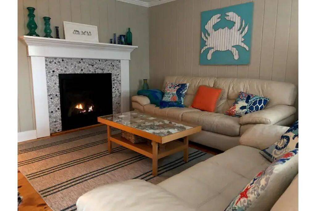 Located close to wedding venues, university, shops and eateries and Newport. in Bristol (RI), Bristol County