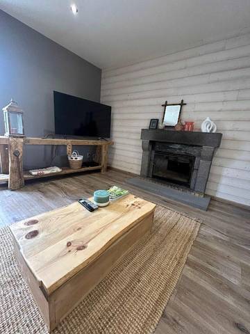 Gîte pour 8 personnes, adapté aux familles dans Office De Tourisme Du Pays De Murat Sud Auvergne