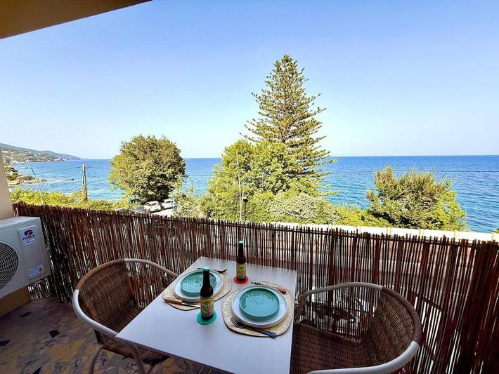 Appartement de vacances pour 6 personnes, avec Balcon ainsi que Terrasse et Vue