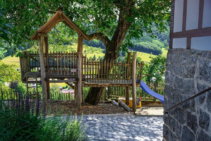 Ferienhaus für 10 Personen, mit Whirlpool und Terrasse sowie Garten und Sauna in Ottenhöfen im Schwarzwald - 4