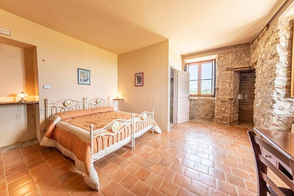 Vrbo Property in Calitri, Avellino Province