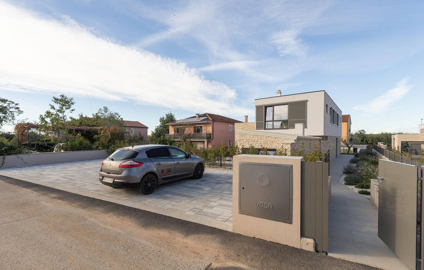 Geräumig, 2 km vom Strand entfernt: Komfort mit WLAN, Parkplatz und Terrasse! in Umag, Umag und Umgebung