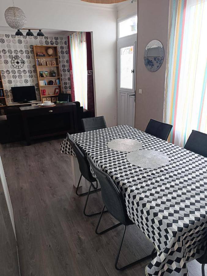 Location de vacances pour 19 personnes, avec jardin dans Arnouville Les Gonesse - 2