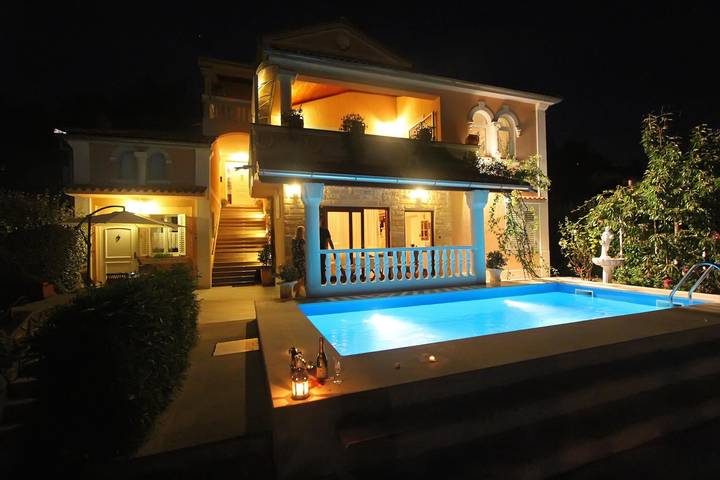Apartament wakacyjny dla 2 osób, z basen i taras w Opatija Riviera
