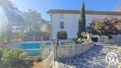 Gîte pour 2 personnes, avec terrasse et piscine dans le Tarn