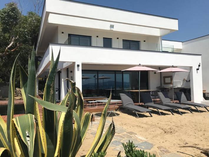 Villa pour 12 personnes, avec jardin ainsi que vue et piscine, animaux acceptés