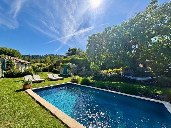 Location de vacances pour 4 personnes, avec Terrasse ainsi que Jardin et Piscine à Le Puy-Sainte-Réparade