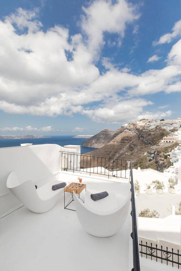 Villa pour 3 personnes, avec piscine ainsi que vue et terrasse à Thera