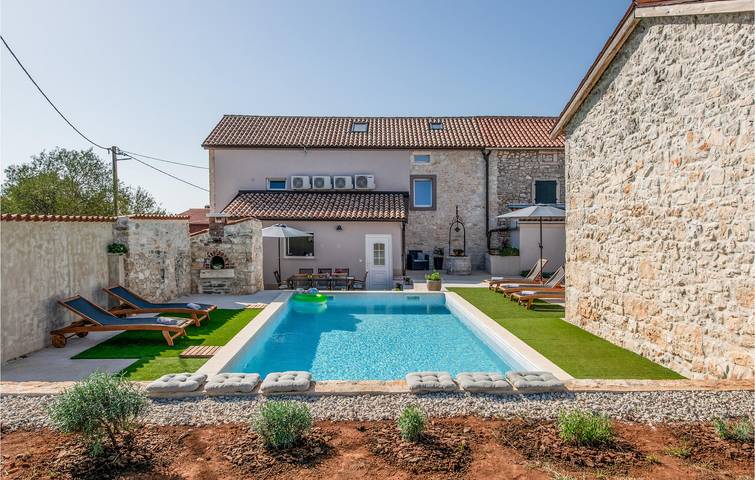 Ferienhaus für 8 Personen, mit Terrasse