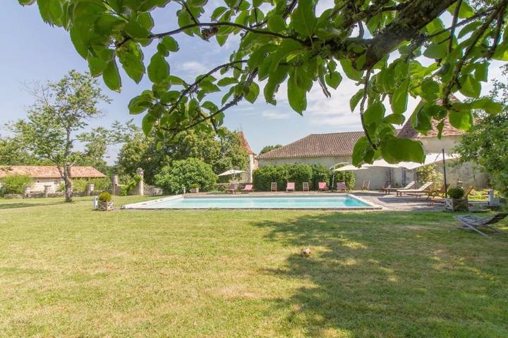 Chambre d’hôte pour 4 personnes, avec jardin ainsi que piscine et bassin pour enfant, animaux acceptés dans Mareuil en Périgord - 2