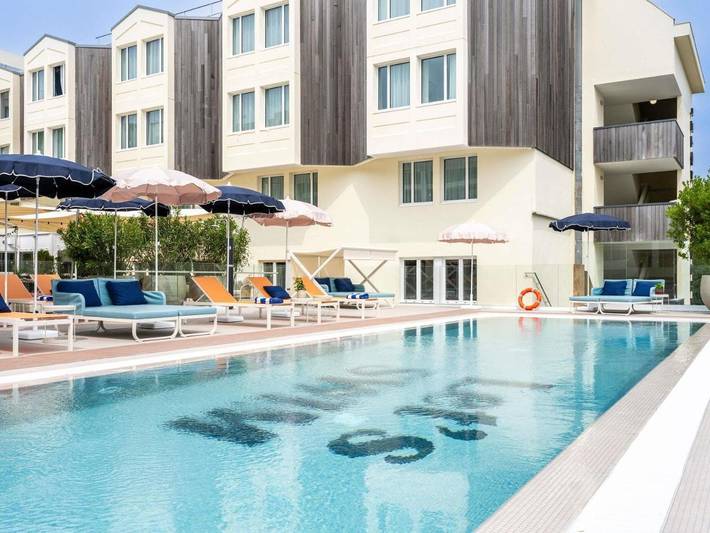 Hôtel pour 2 personnes, avec piscine et terrasse, animaux acceptés dans Aquarium de la Rochelle