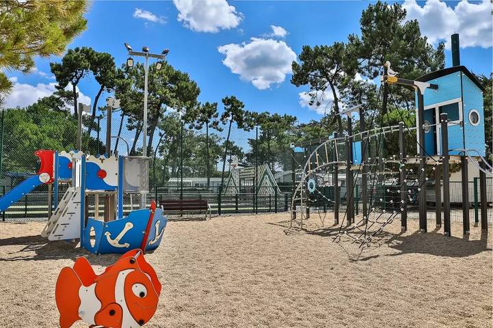 Camping für 6 Personen, mit Terrasse und Pool, mit Haustier in der Pays de la Loire - 4